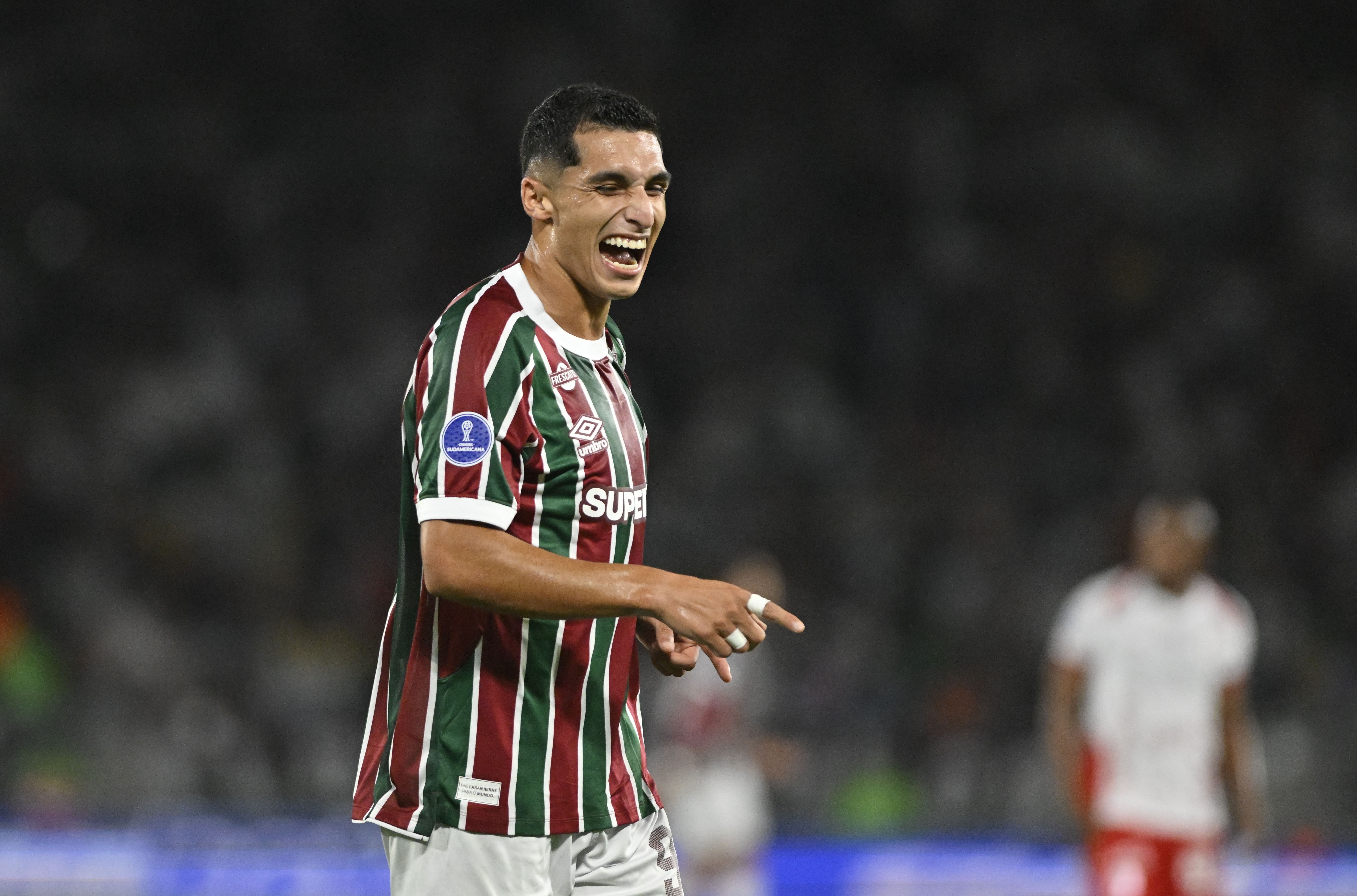 Serna, do Fluminense, é convocado para amistosos da Colômbia