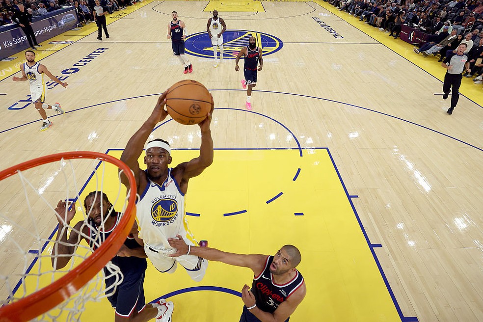 Jimmy Butler é decisivo em vitória dos Warriors sobre os Clippers — Foto: Getty Images