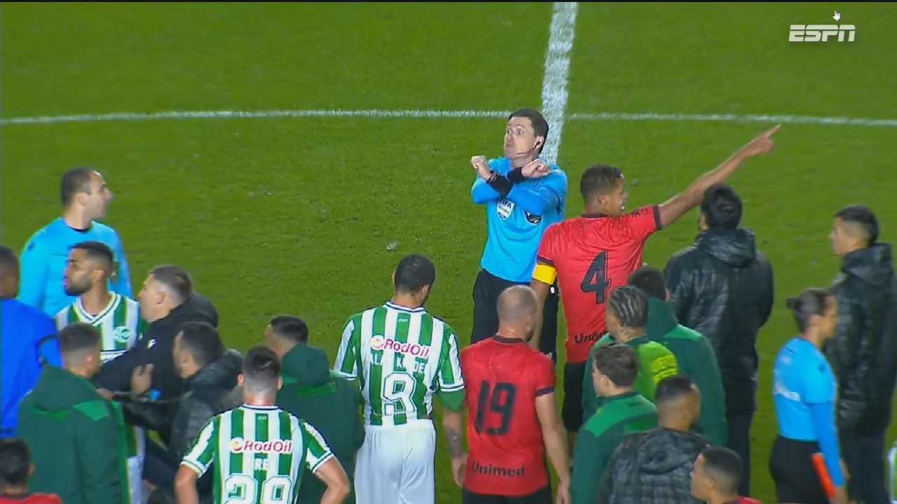 Goleiro do Atlético-GO denuncia injúria racial após jogo contra o Juventude