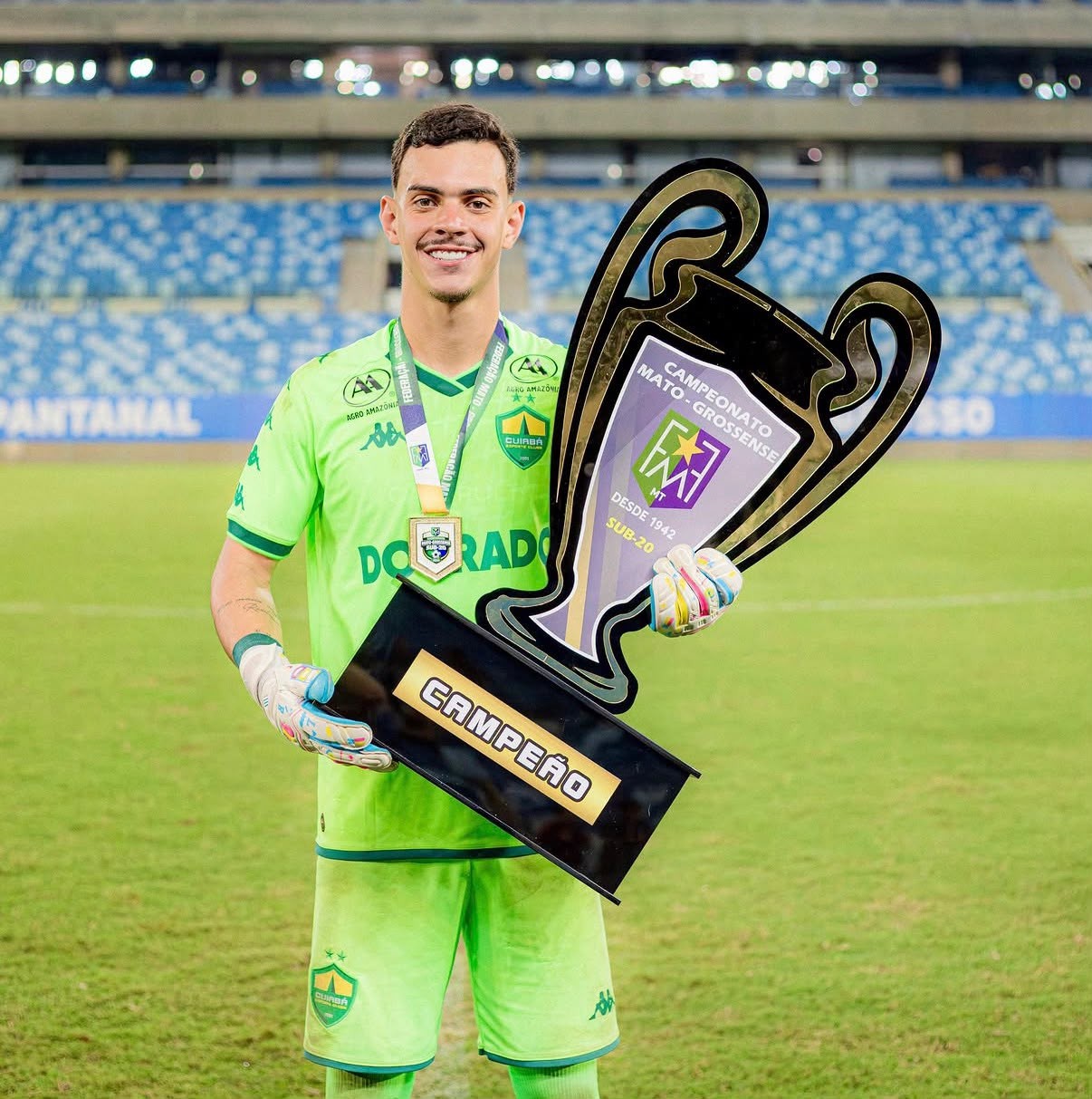 Cuiabá rescinde com goleiro Pedro Mello, que acerta com o Itaquá