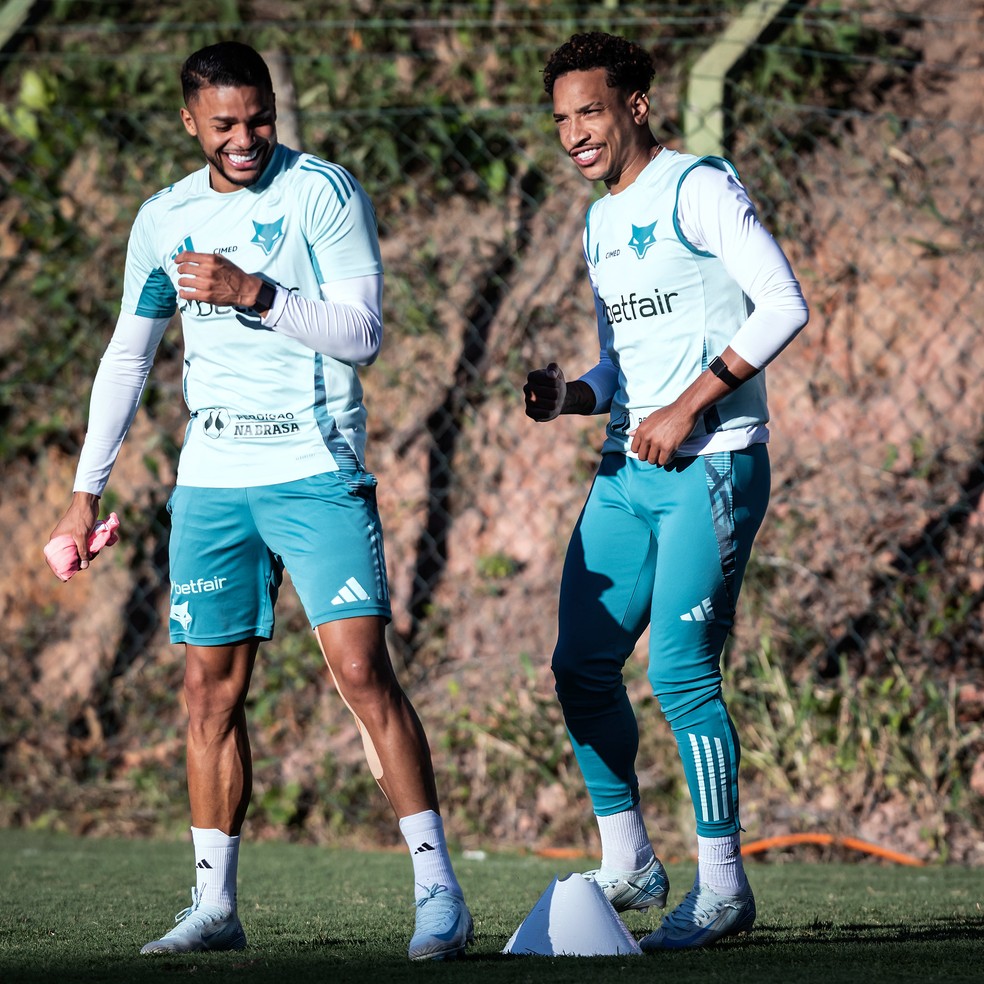Wanderson e Matheus Pereira em treino do Cruzeiro — Foto: Gustavo Aleixo/Cruzeiro