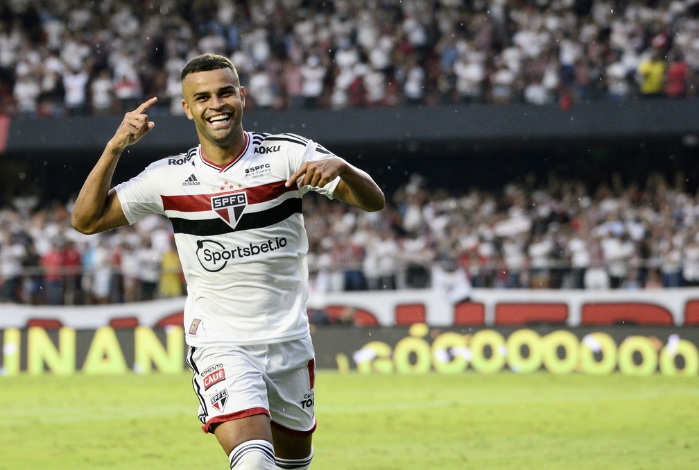 Parabéns! Alison desencanta e faz seu primeiro gol na temporada 