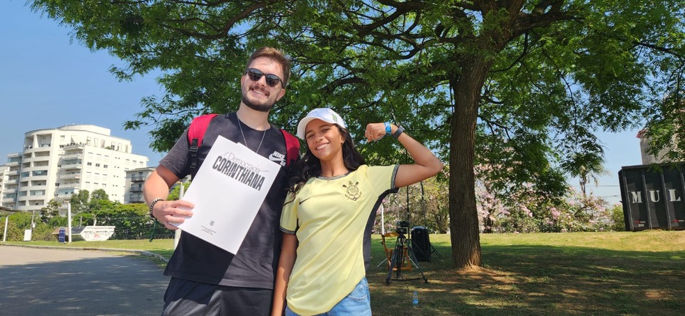 Rayssa Leal ganha nova camisa do Corinthians — Foto: Marcel Merguizo