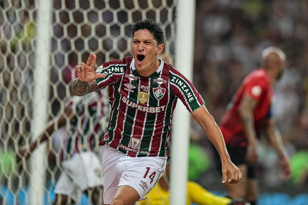 German Cano comemora gol em Fluminense x Athletico-PR � Foto: Thiago Ribeiro/AGIF