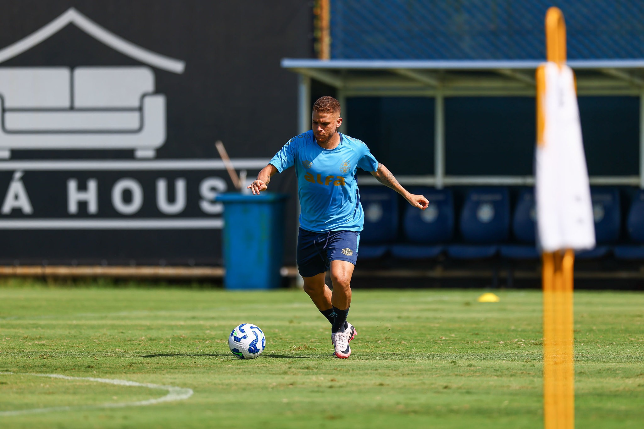 Cuéllar ausente na estreia: confira provável escalação do Grêmio para Brasileirão.