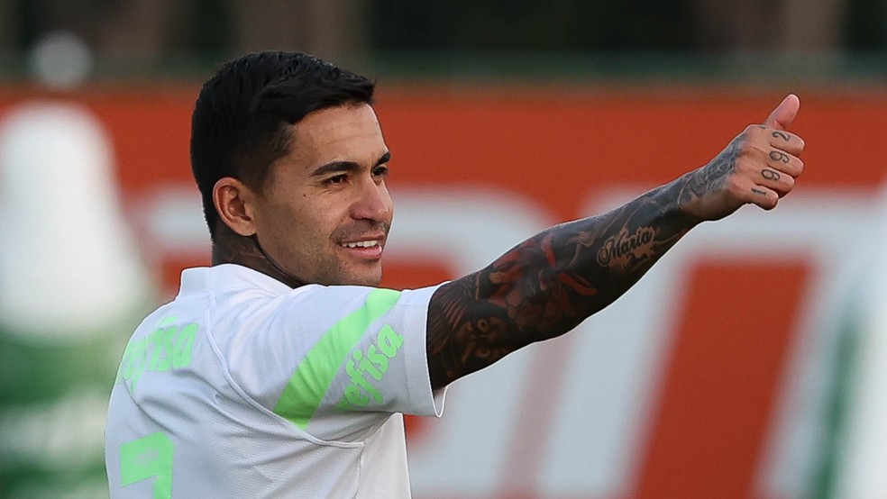 Dudu durante treino do Palmeiras — Foto: Cesar Greco