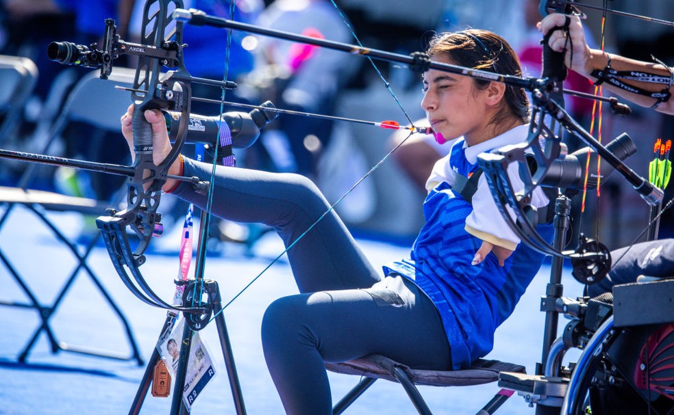 Sheetal Devi compete pela primeira vez nos Jogos Paralímpicos — Foto: Jens Büttner via Getty Images