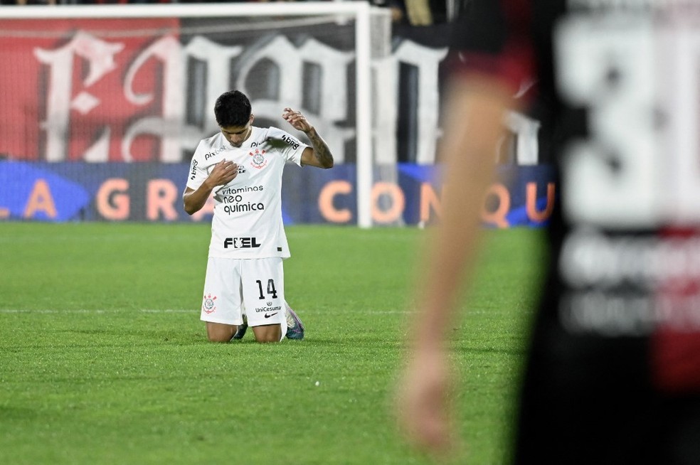 Caetano em Newell's Old Boys x Corinthians — Foto: Staff Images/Conmebol
