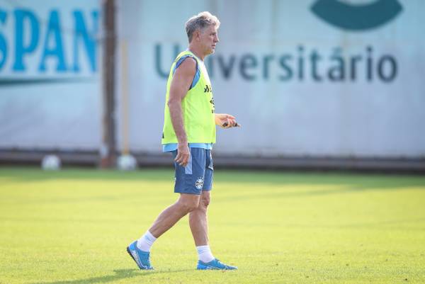 Escalação do Grêmio: Renato tem desfalque na defesa e mantém dúvida no meio