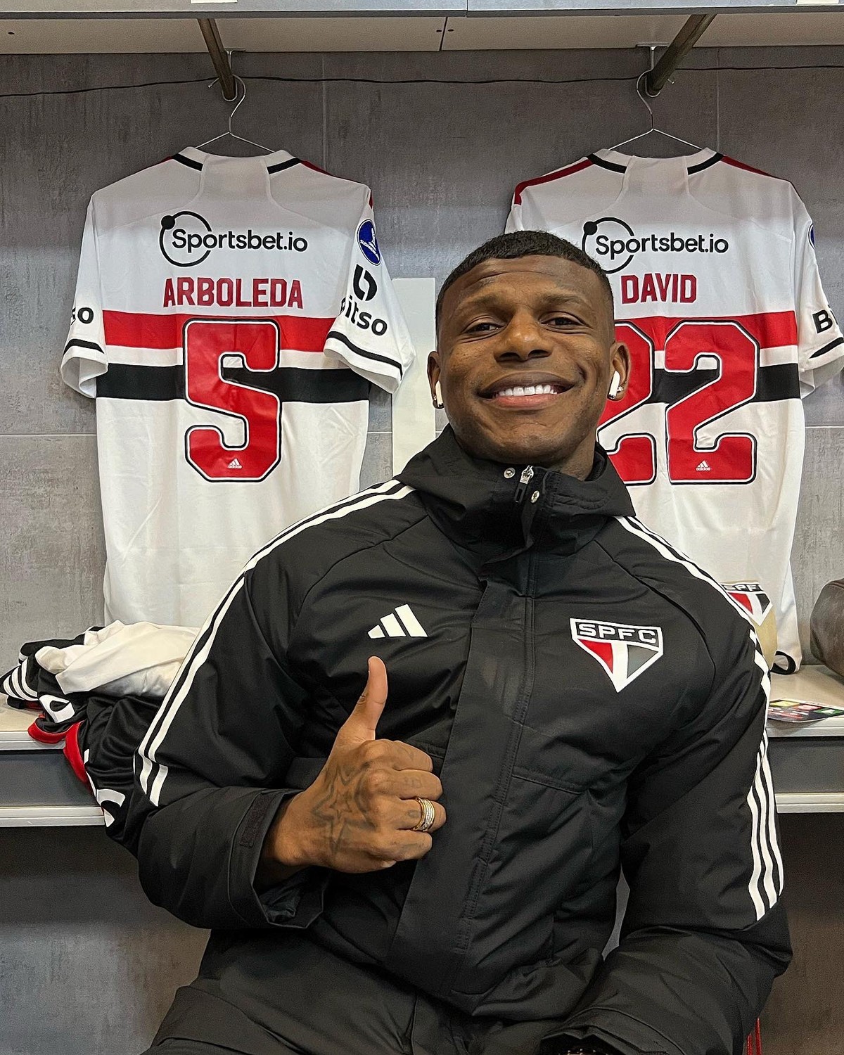 Arboleda diz viver momento mais feliz no São Paulo e cita mudança pessoal: 
