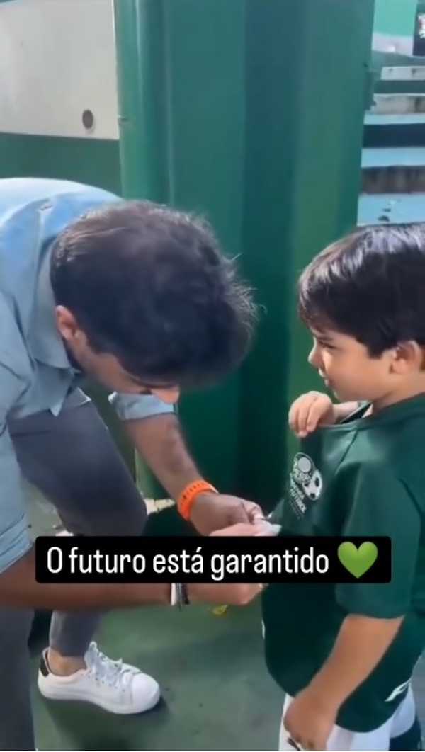 Abel Ferreira é abordado por jovem torcedor: 