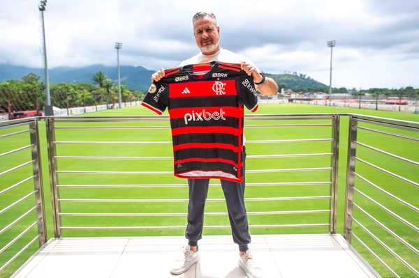 Boto do Flamengo critica modelo de futebol brasileiro baseado na Europa