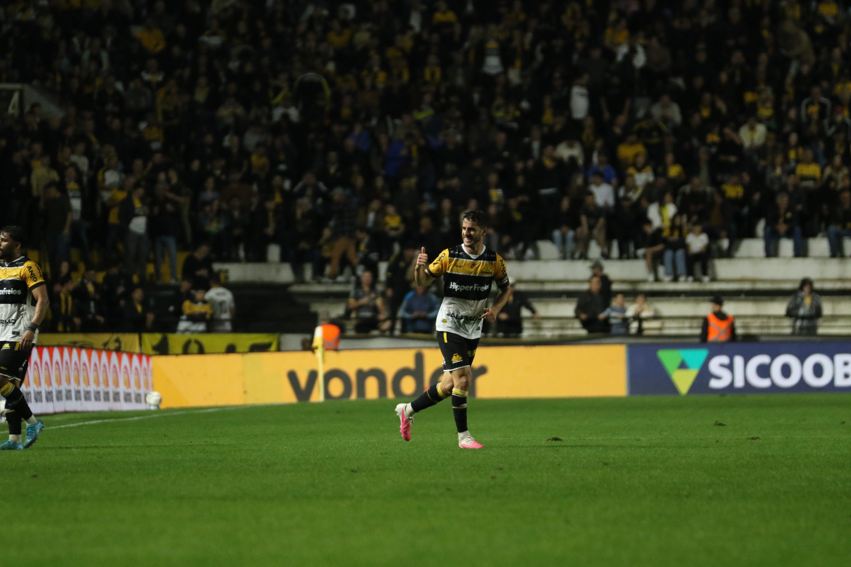 Atuações do Criciúma: Fellipe Mateus é o melhor em jogo pouco corajoso do time; dê suas notas