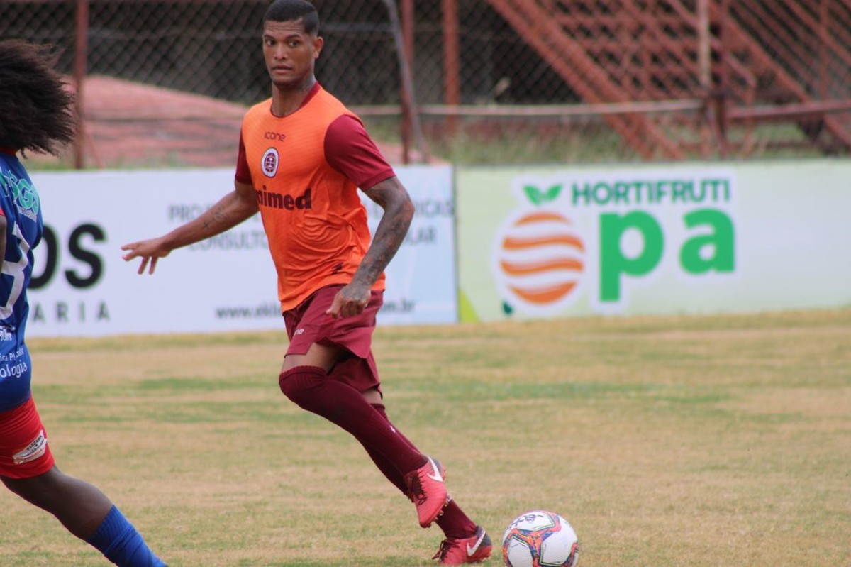 Sem chances no Vitória-ES em 2020, Erick Rocha se destaca na preparação ...