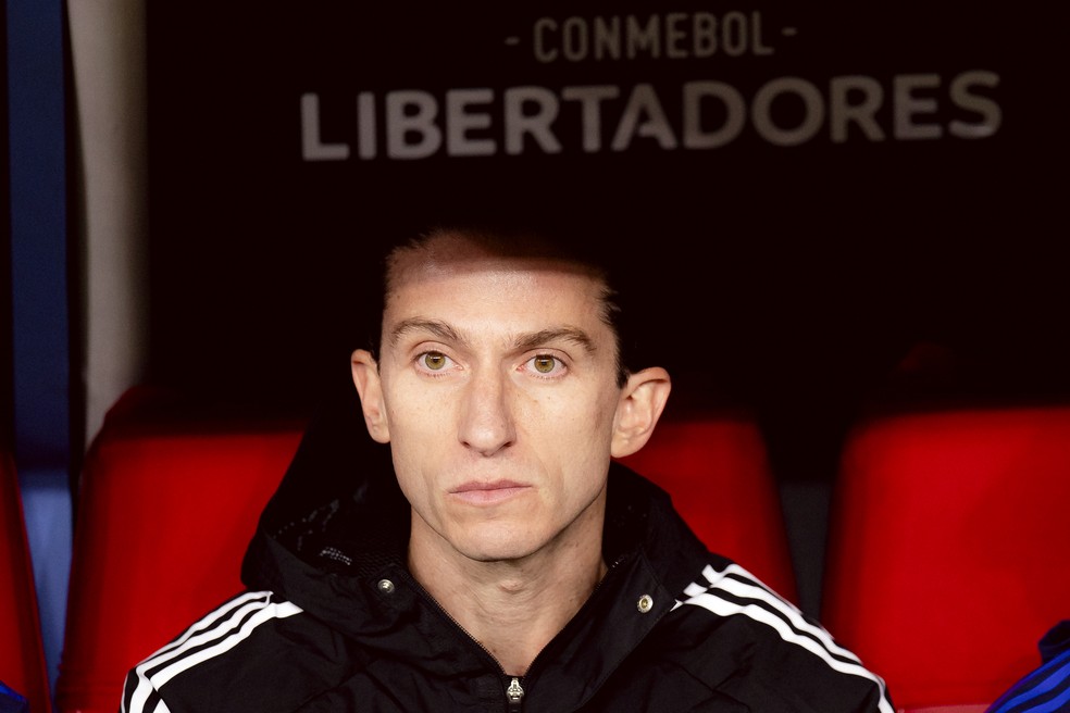 A um mês das quartas da Libertadores, Flamengo espera reforços para jogo contra o Estudiantes