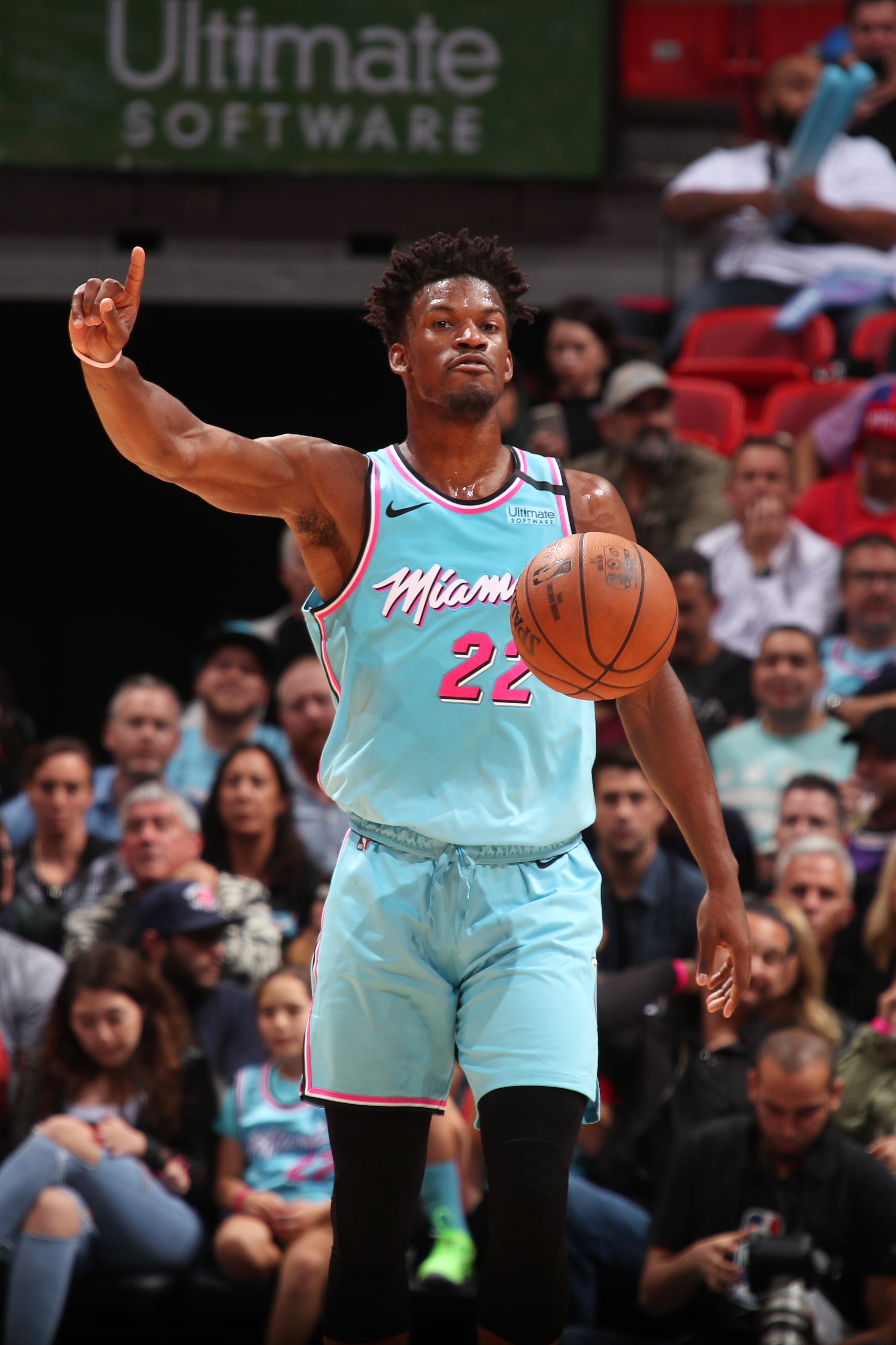 Heat derrota Sixers com 31 pontos de vantagem em noite inspirada de ...