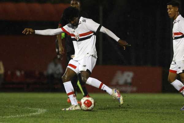 São Paulo supera Bragantino e avança para final do Campeonato Paulista sub-20