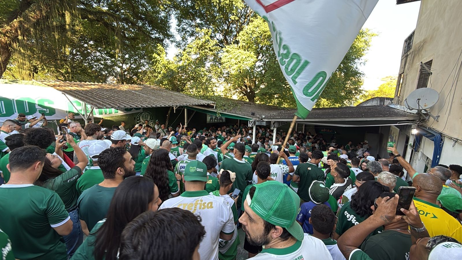 Palmeirenses reúnem-se em São José para jogar a torcida na final da Libertadores, com fervor e emoção