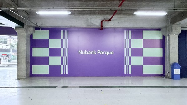 Adeus ao azul! Nubank Parque acelera troca visual para concluir mudança em agosto.