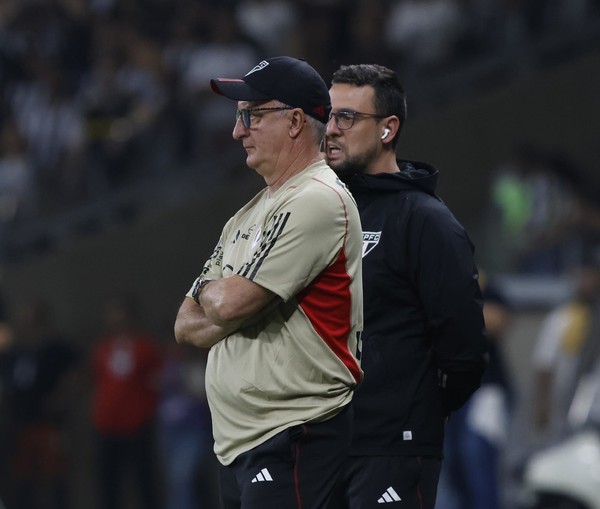 Recomeço no Tricolor! Veja quem ganha espaço no São Paulo com a chegada de Dorival Júnior.