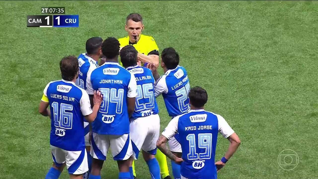 Expulsão de Kaio Jorge em clássico gera pedido de desculpas após gesto indevido