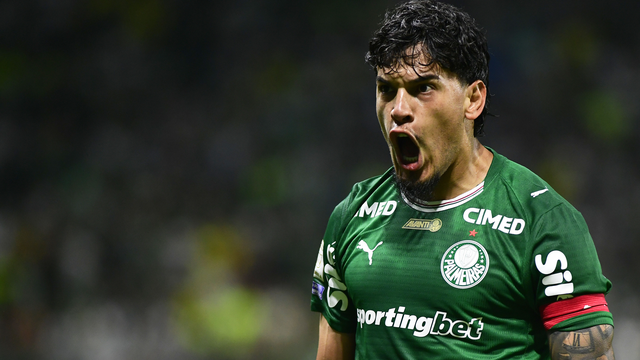 Gustavo Gómez comemora gol do Palmeiras contra o Athletico-PR