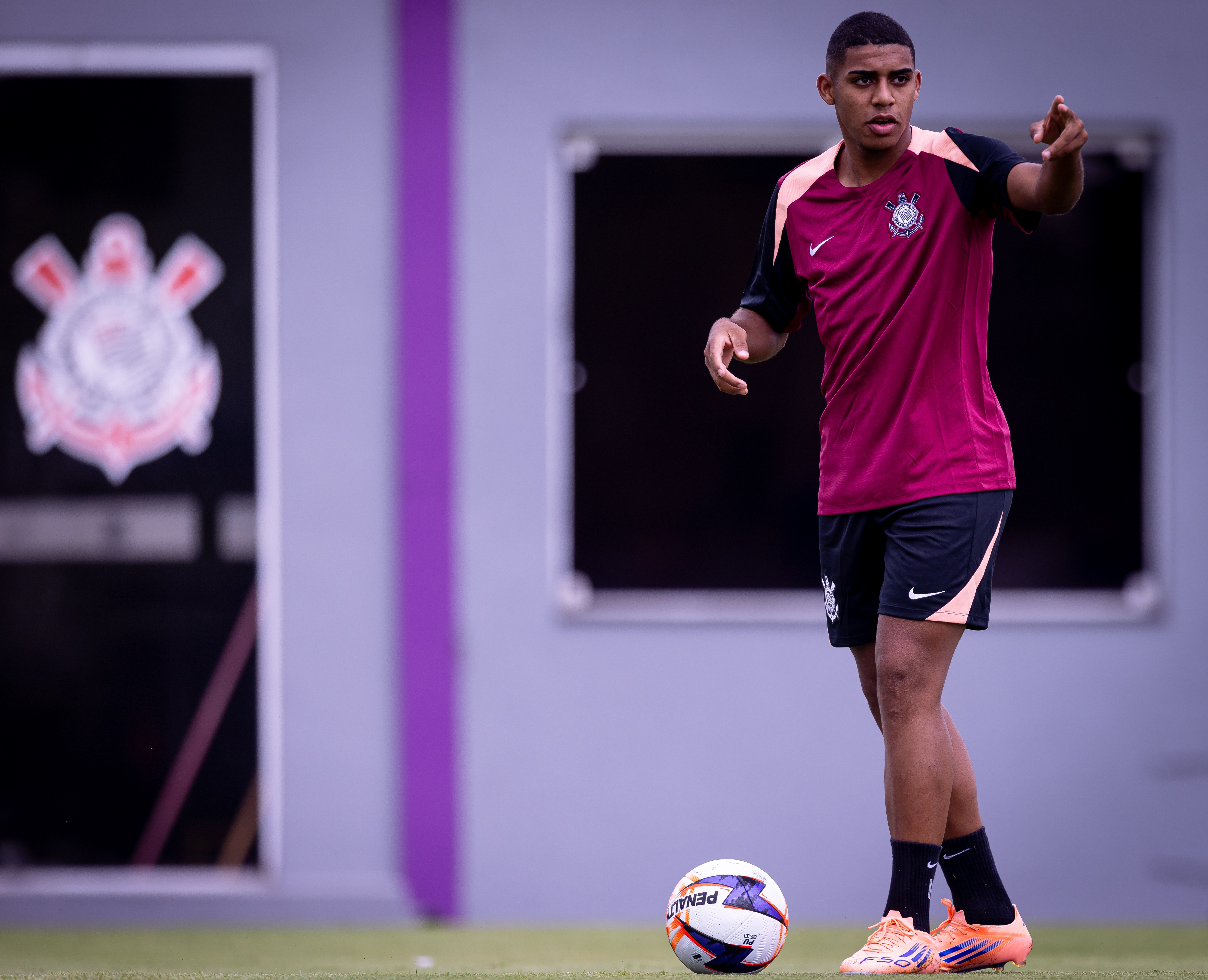 Gui Negão sofre lesão em treino da Seleção Sub-20 e estará fora das próximas partidas do Corinthians