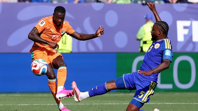 Pépé faz o segundo gol dele e da Costa do Marfim na vitória sobre Curaçao na Copa do Mundo