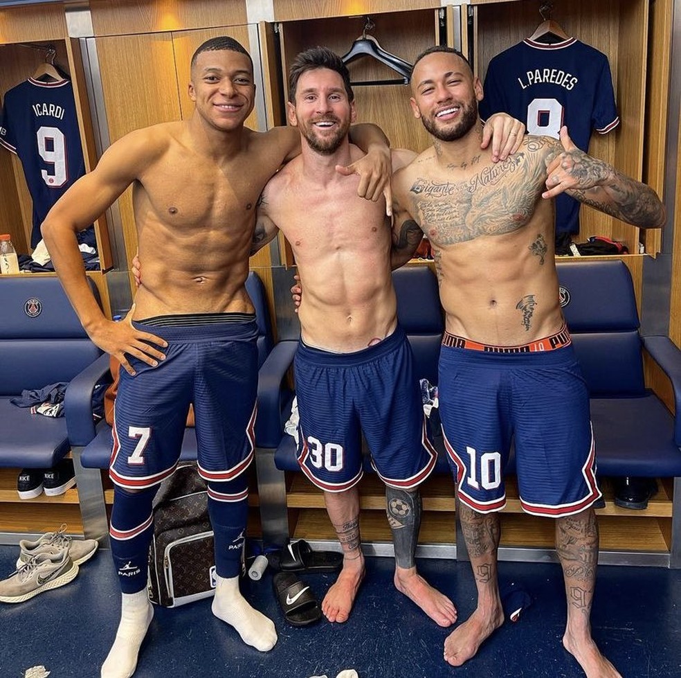 Mbappe shorts top