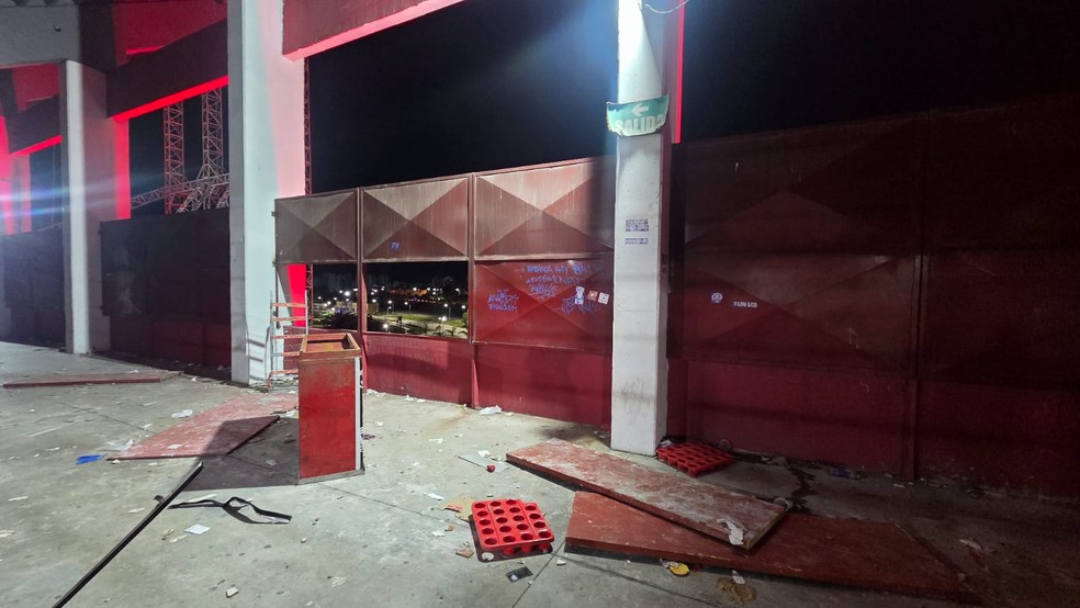 Setor da La U ap&oacute;s a confus&atilde;o &mdash; Foto: X/NicolasSinger