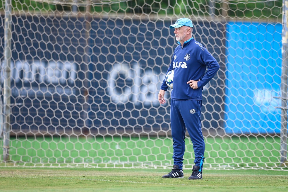 Time de Mano Menezes não depende apenas de si para ficar com vaga na pré-Libertadores — Foto: Lucas Uebel / Grêmio / Divulgação
