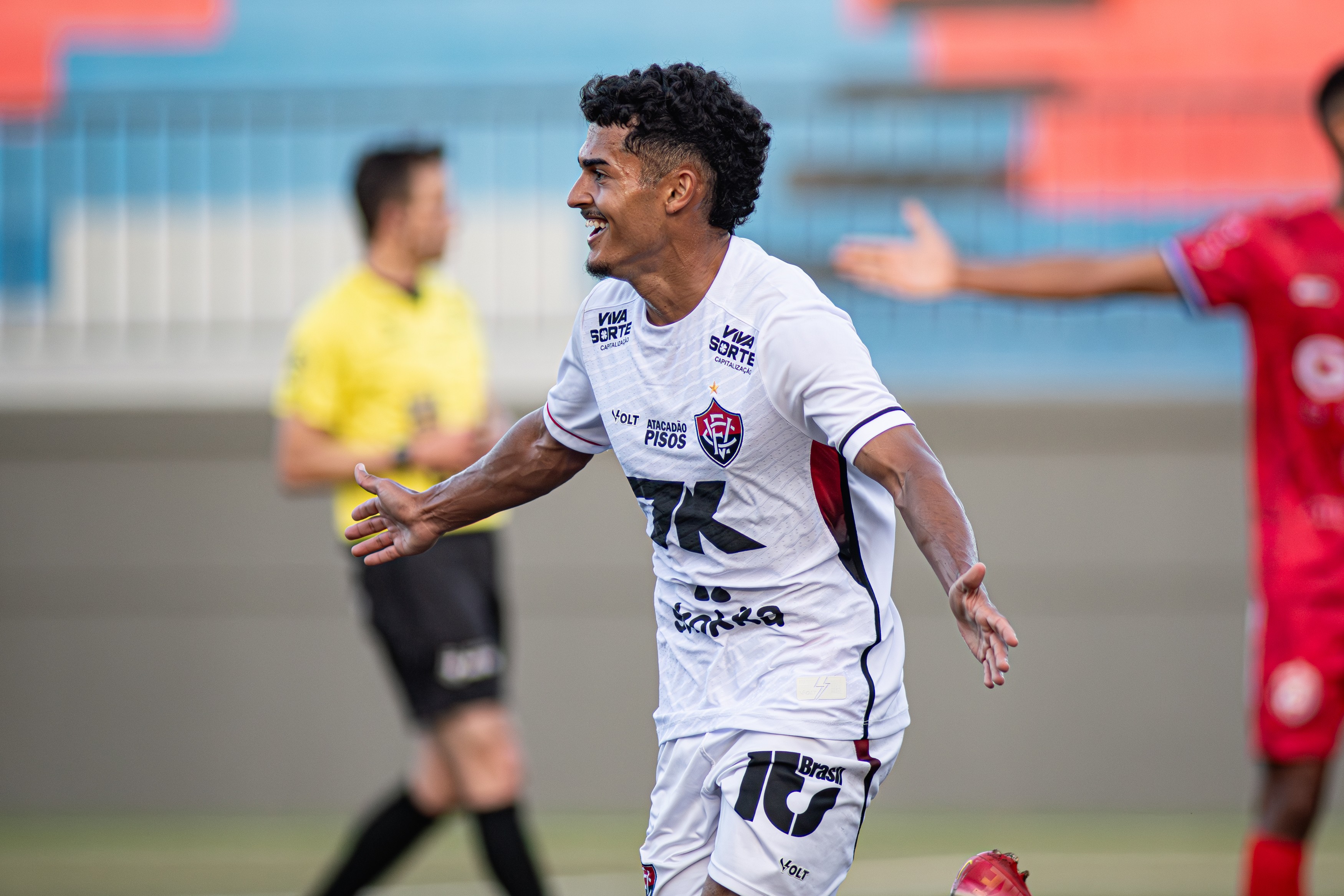 Vitória empresta promessa para Série C