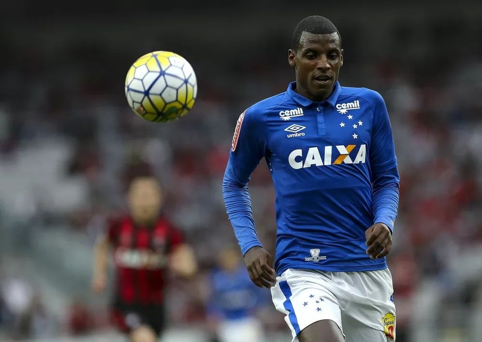 Volante conquistou o brasileiro 2014 pelo Cruzeiro — Foto: Geraldo Bubniack