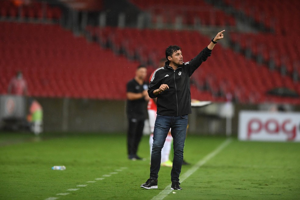 Alexander Medina em jogo do Inter no Beira-Rio em 2022 — Foto: Ricardo Duarte/Inter