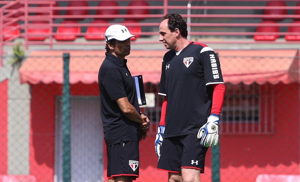 Rogério Ceni anuncia e São Paulo tem novo camisa 9 para substituir Calleri