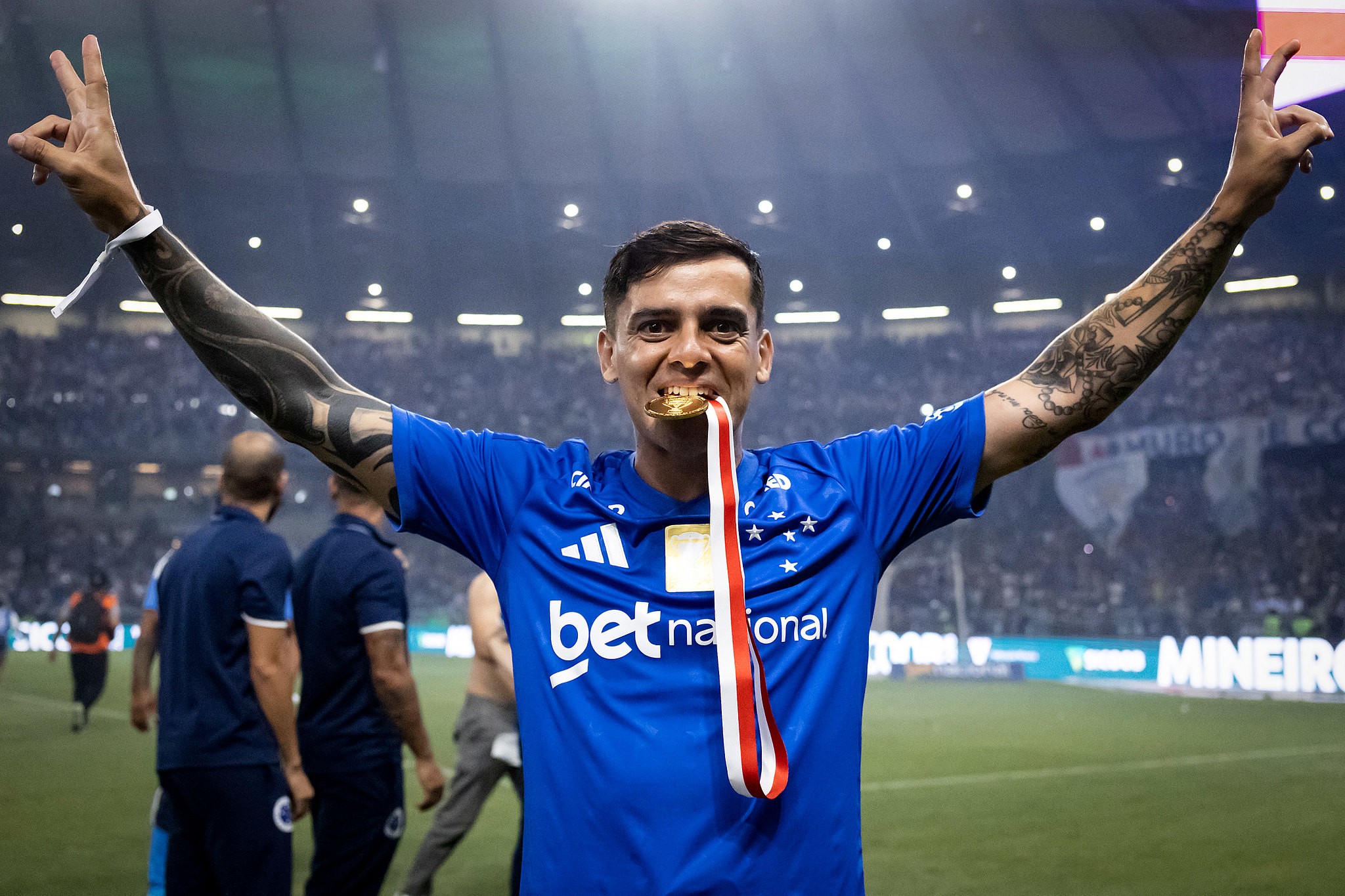 Fagner renova ânimo no Cruzeiro e sonha jogar ao lado do filho no futuro profissional