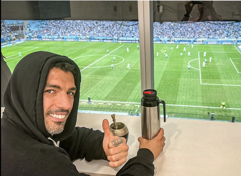 Luis Suárez em camarote para assistir a Grêmio x Atlético-MG — Foto: Reprodução
