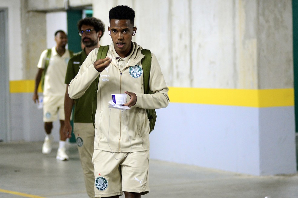 Estêvão antes de Palmeiras x São Paulo — Foto: Marcos Ribolli