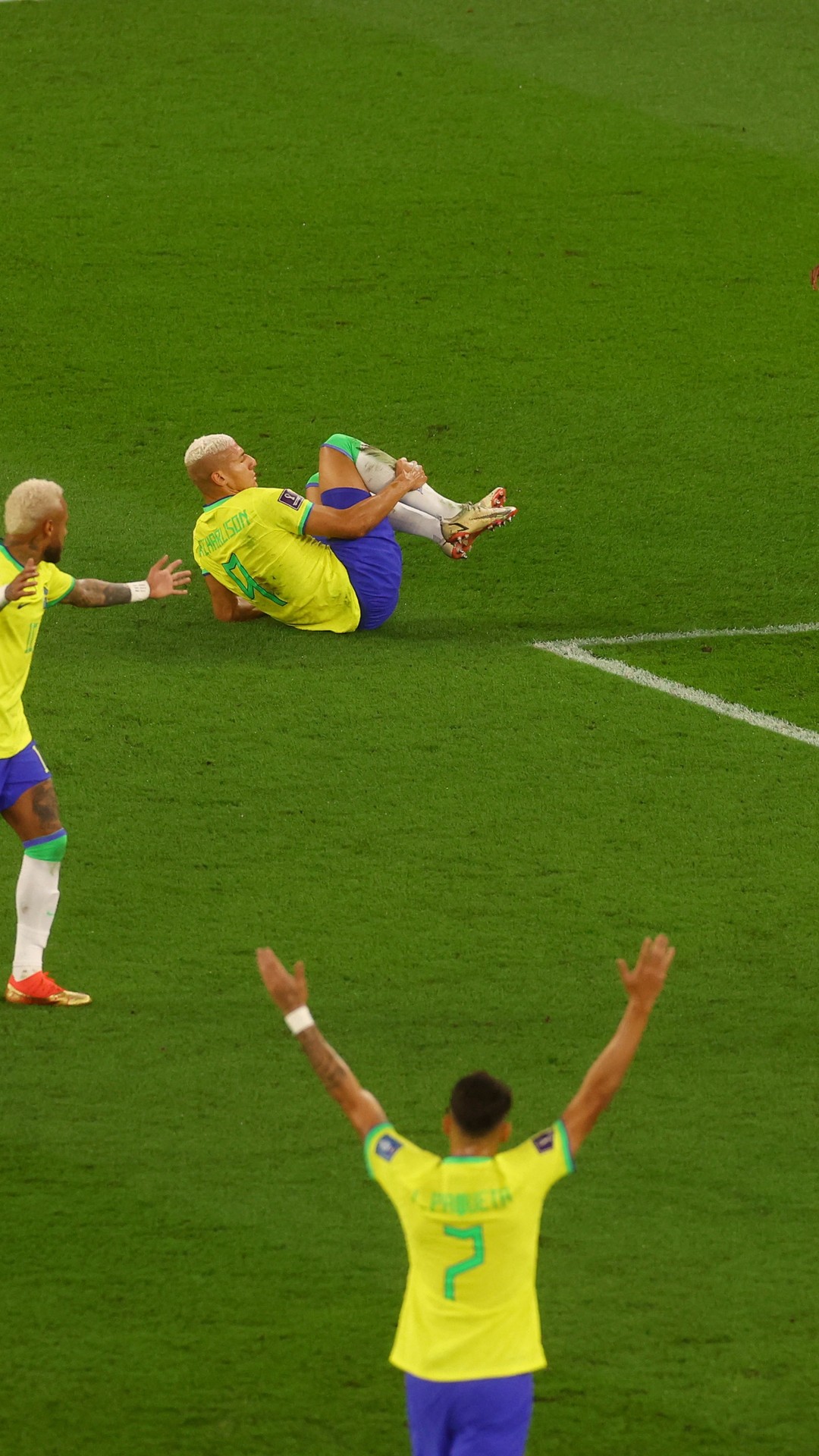 GazetaWeb - Árbitro francês apita jogo entre Brasil e Coreia do Sul