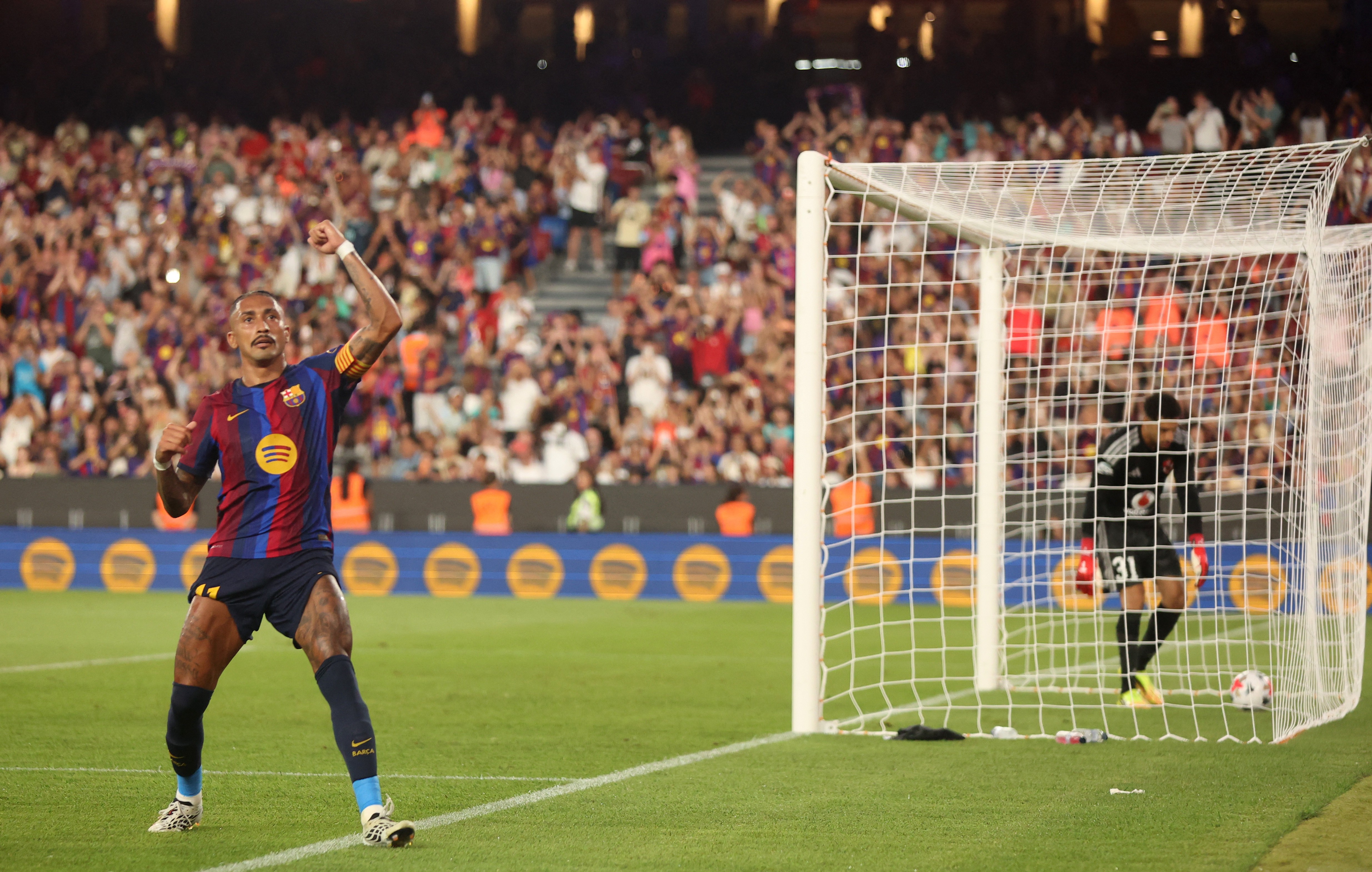 Raphinha marca, e Barcelona vence Al Ahly na disputa do Troféu Joan Gamper