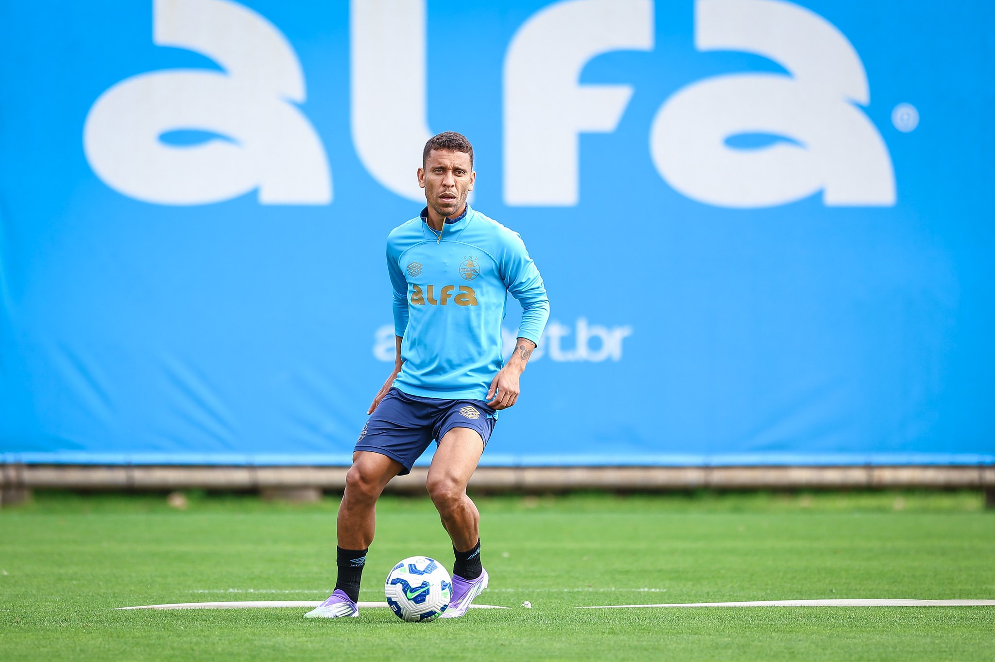 Marcos Rocha se prepara para estreia no Grêmio; Braithwaite recupera-se das dores