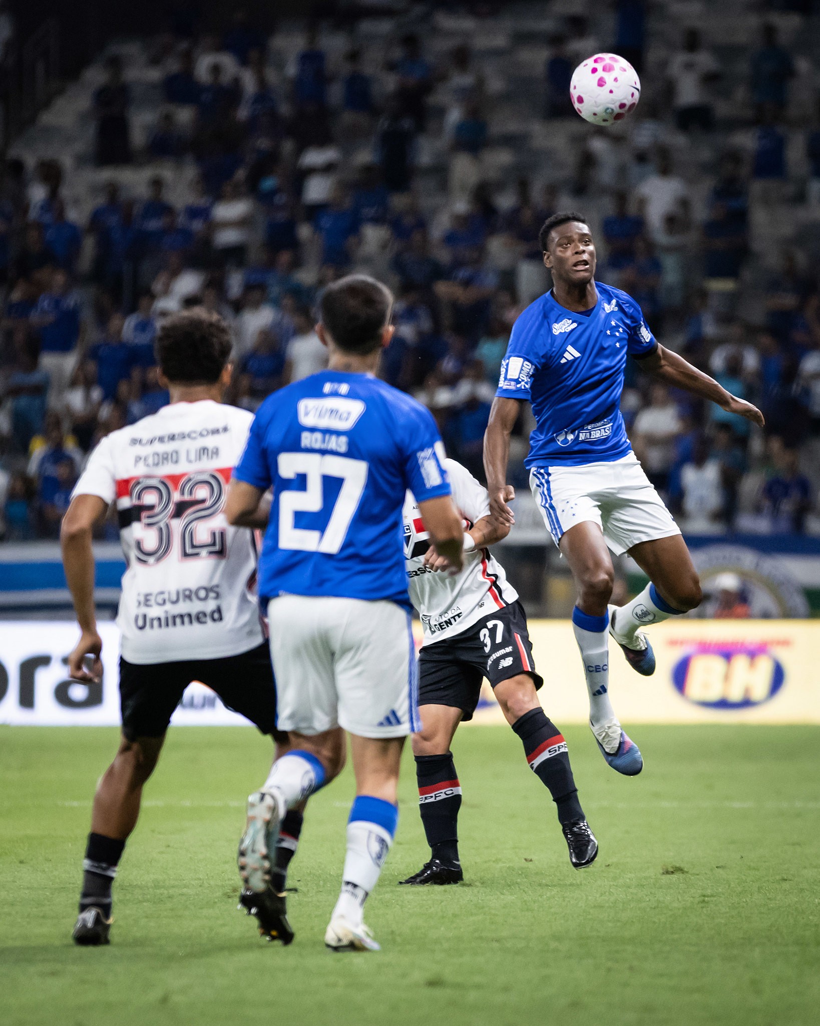 Cruzeiro quebra longa sequência da defesa e tem chance de fechar rodada no G-4 pela 1ª vez