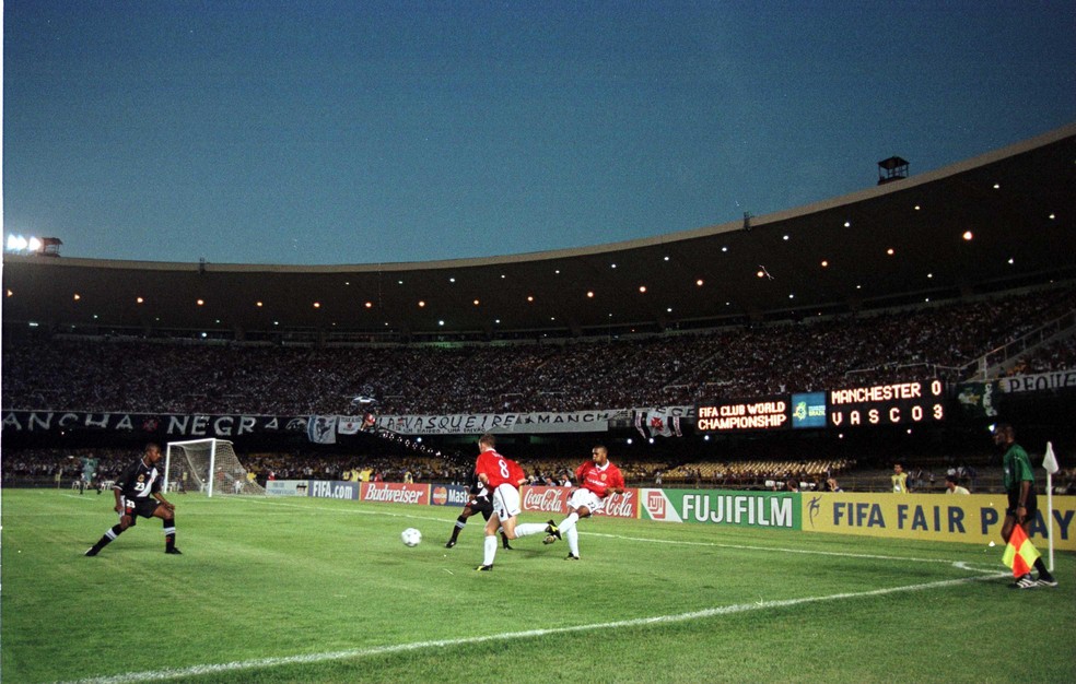 Vasco 7 a 0 contra o Manchester United e equipe em campo