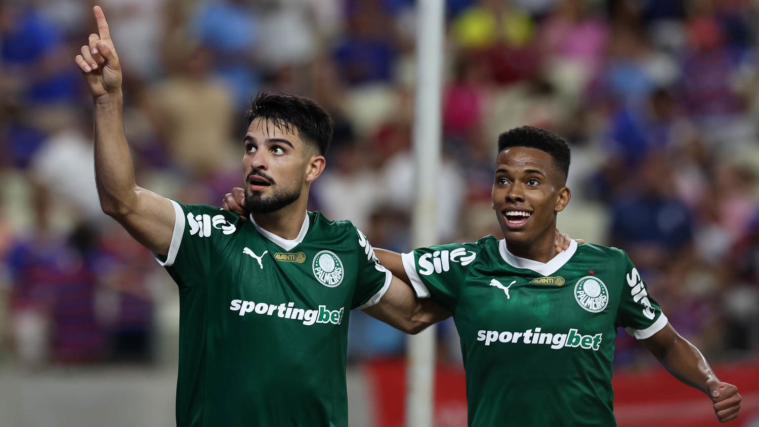 HORA DE ACORDAR! Atuação de Flaco López acende alerta em Vitor Roque e Paulinho no Palmeiras