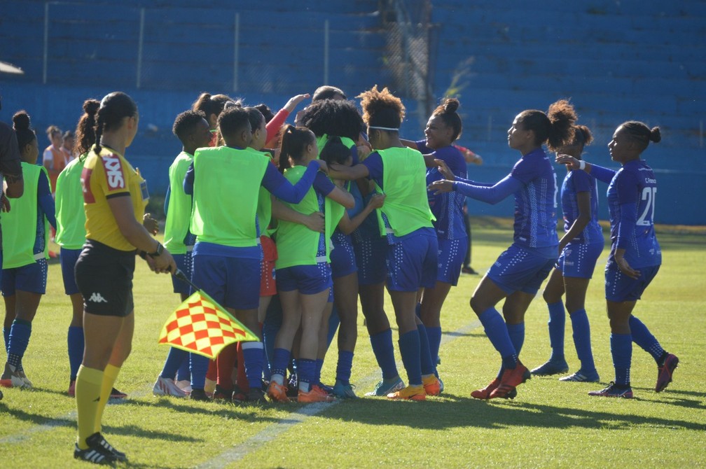 Taubaté vence 3B por três gols de diferença e é campeão do