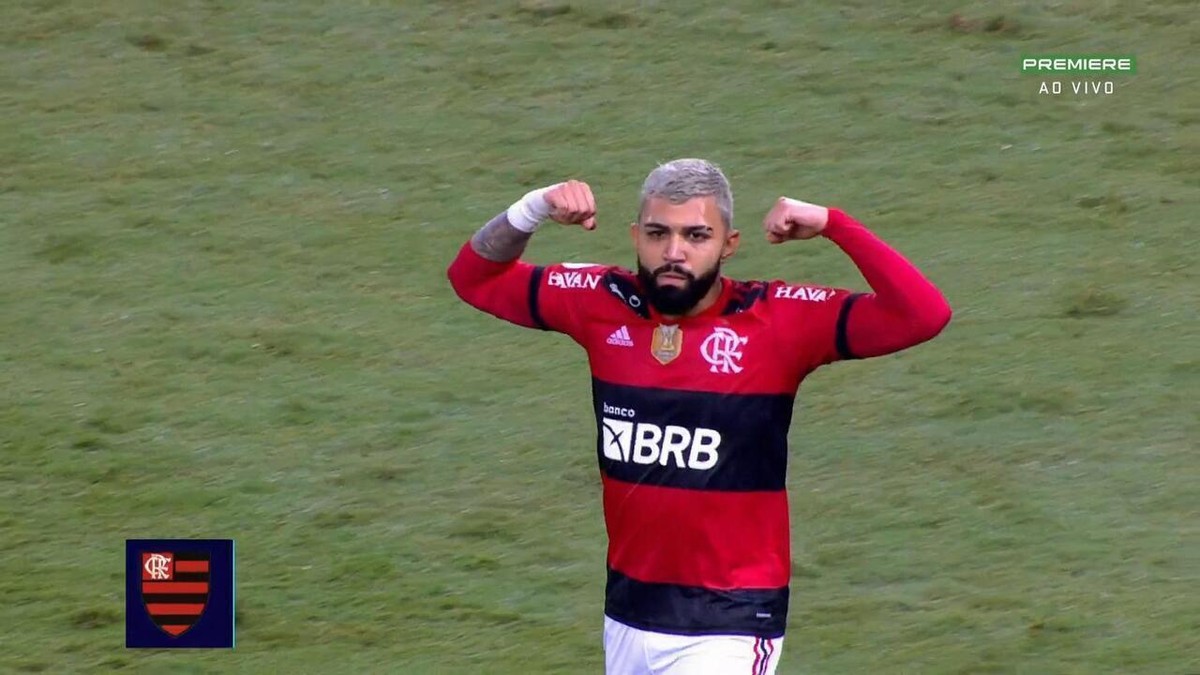 Com arbitragem polêmica, Flamengo bate Bahia e engata 2ª vitória