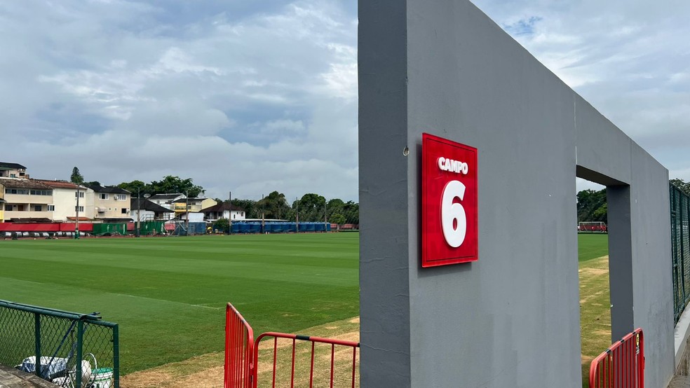 Campo 6 do Ninho do Urubu, CT do Flamengo — Foto: Letícia Marques