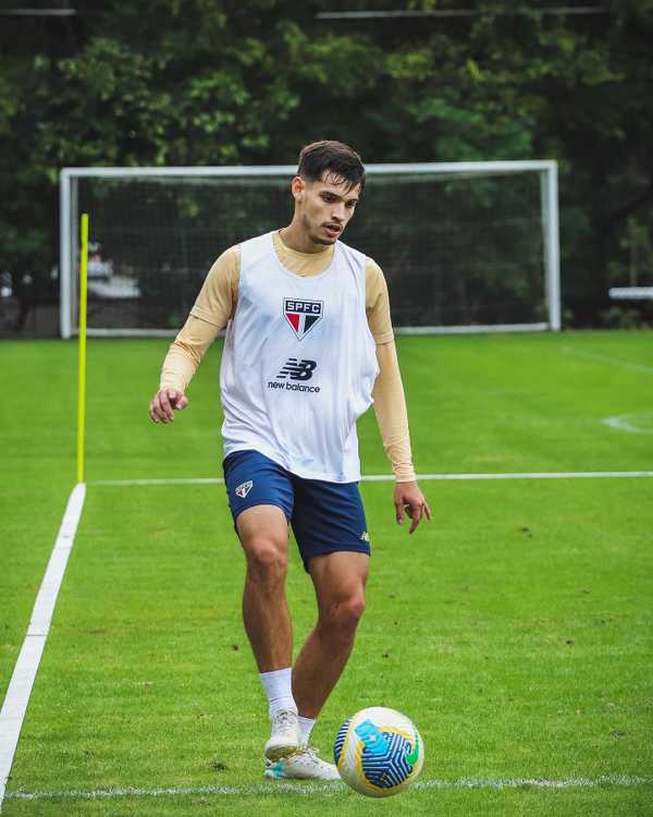 TITULAR? Bobadilla volta e pode pintar no meio-campo contra o Atlético-MG
