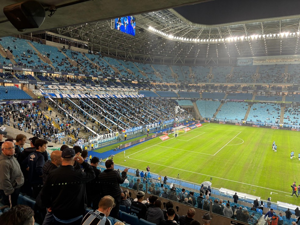 Arena do Grêmio recebeu 13.164 pessoas diante do CSA — Foto: Rafael Favero / ge.globo