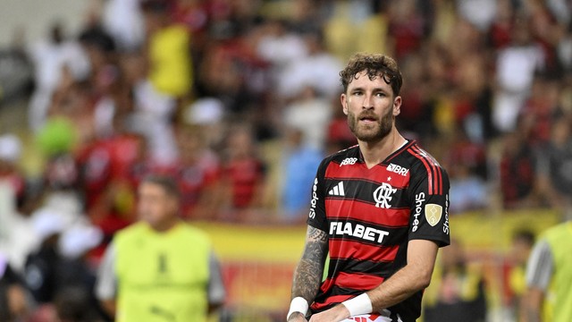 Léo Pereira comemora o seu gol contra o Deportivo Táchira